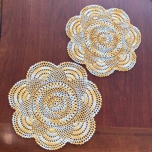 Lot of 2 vintage crocheted doilies, circular shape, orange and yellow